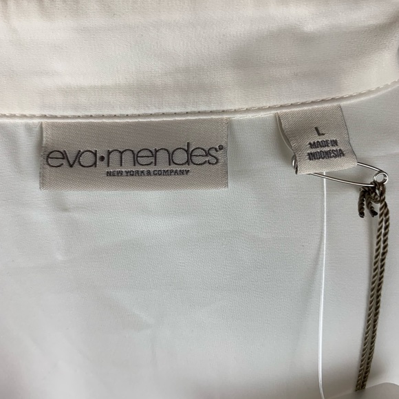 NWT Eva Mendes White Blouse New York & Company - Picture 4 of 4